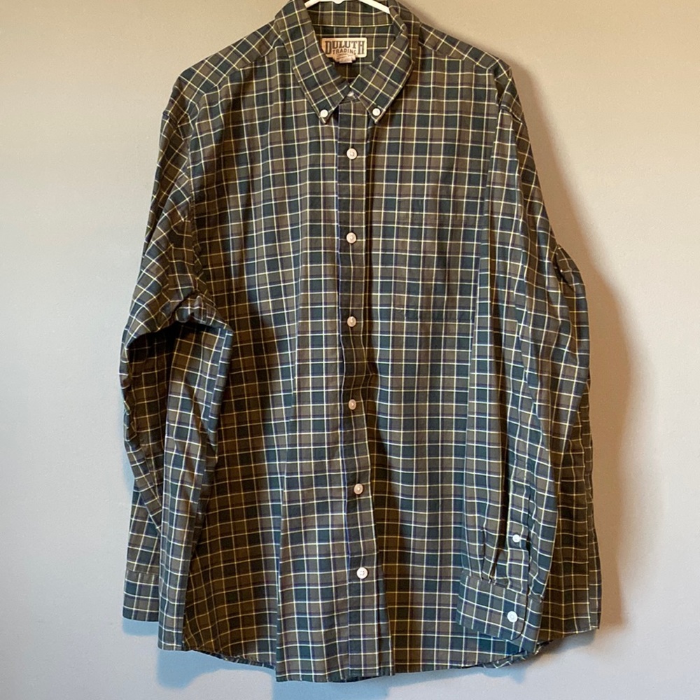 Duluth Trading Co men’s long sleeve button down wrinklefighter dress shirt